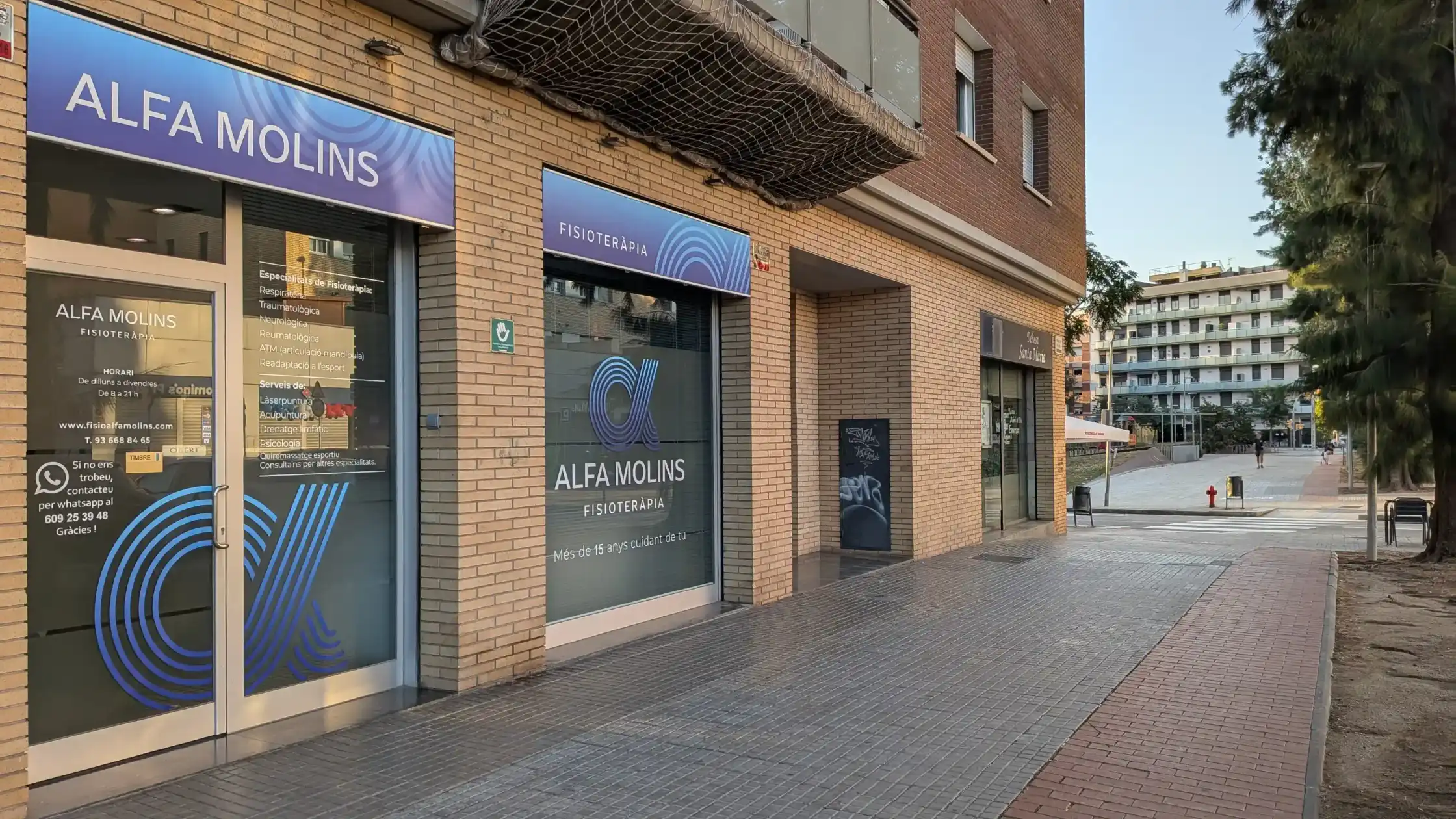 Fachada de la clínica